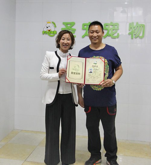 畢業學子趙洪勇