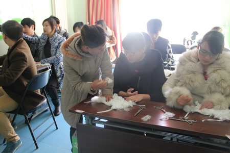 金春梅老師手把手指導學員