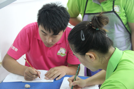 黃老師指導23期學員貴賓犬體型圖畫法
