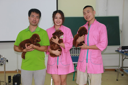 圣寵寵物美容學(xué)校23期學(xué)員畢業(yè)考核